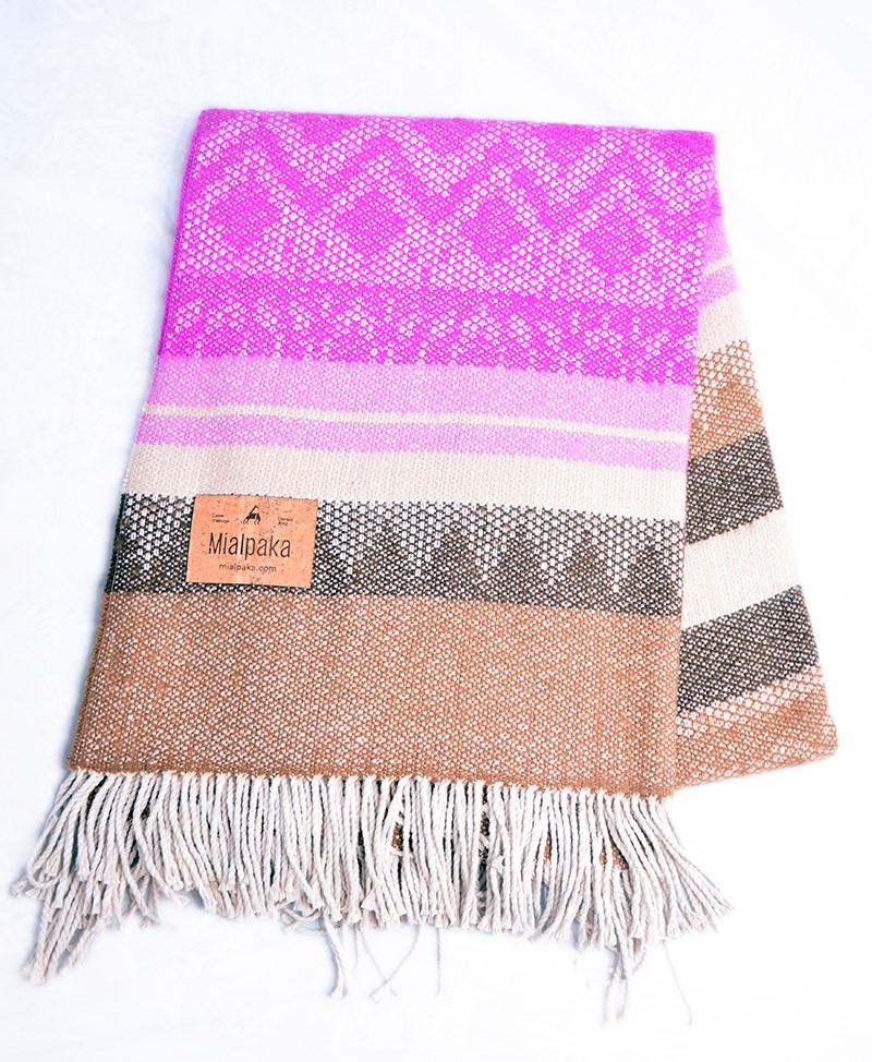 couverture alpaga violet