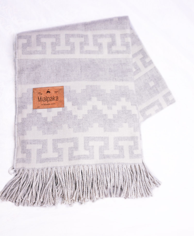 couverture alpaga gris